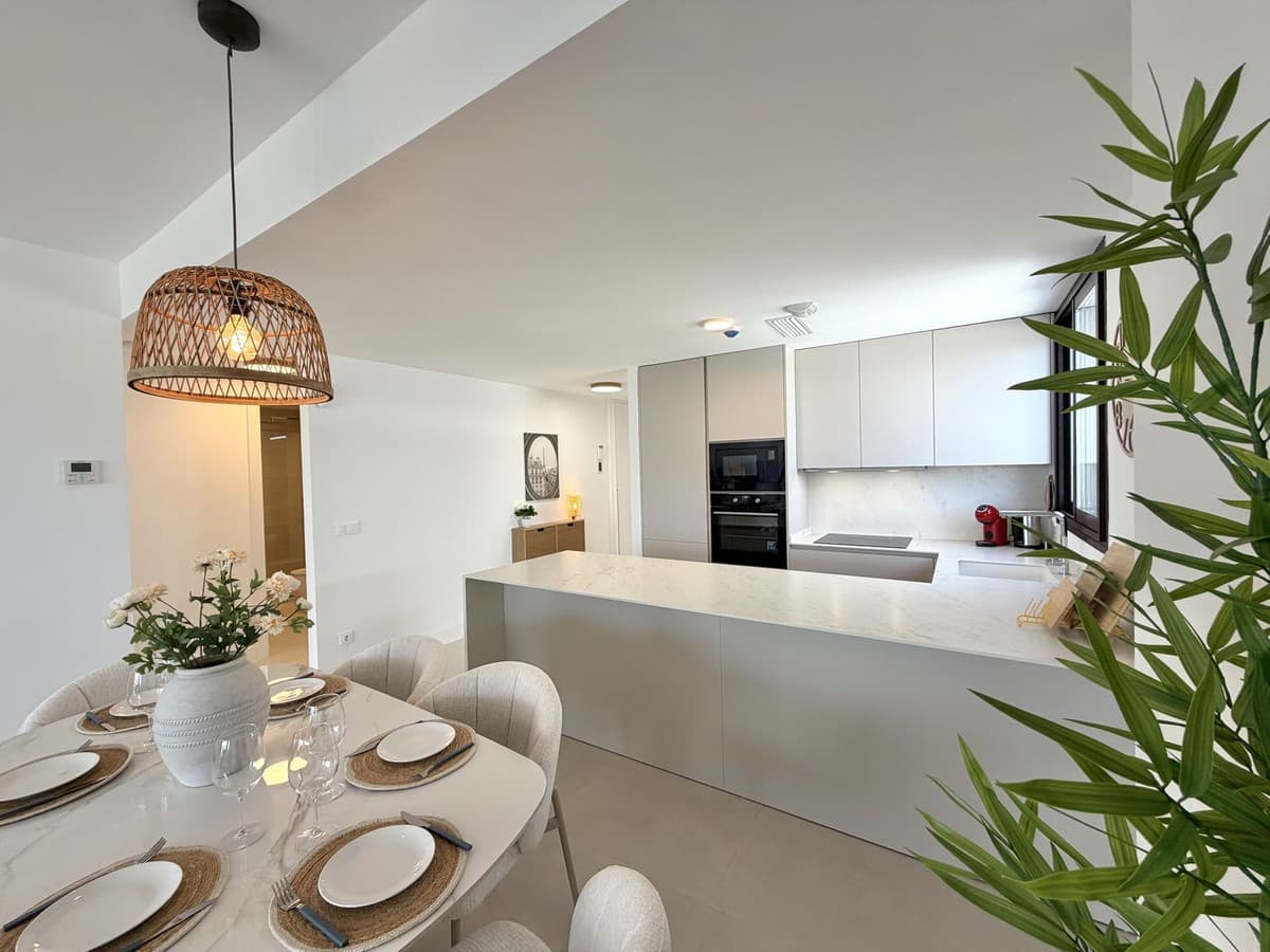 Middle Floor Apartment in Fuengirola — photo 4 of 10
