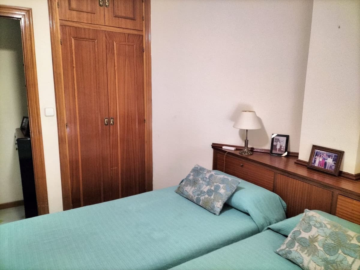 Middle Floor Apartment in Fuengirola — photo 8 of 10