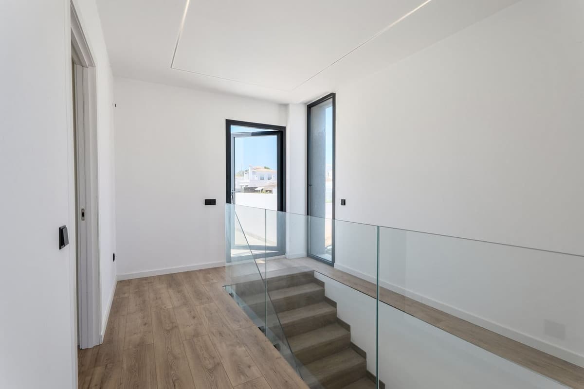 Detached Villa in Sierrezuela — photo 5 of 10