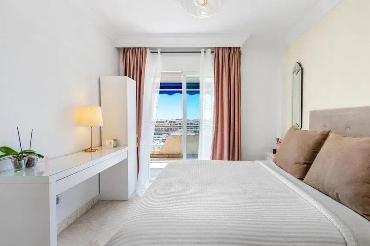 Middle Floor Apartment in Puerto Banús — photo 4 of 10