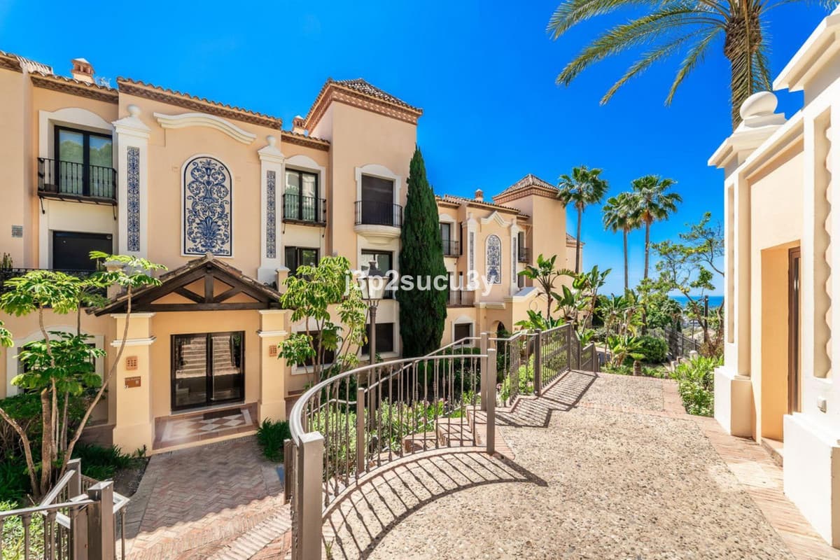 Ground Floor Apartment in La Quinta — photo 2 of 10
