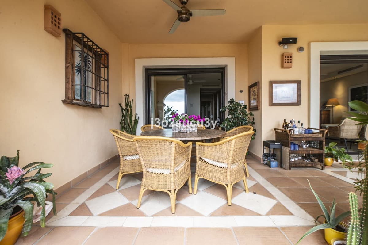 Ground Floor Apartment in La Quinta — photo 9 of 10
