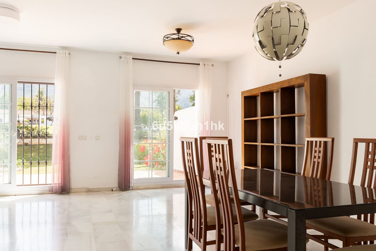 Townhouse in Alhaurín de la Torre — photo 4 of 10