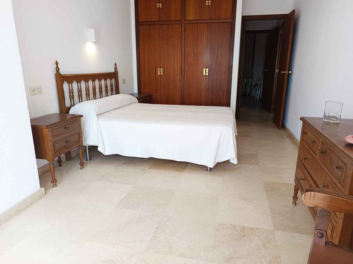 Middle Floor Apartment in Fuengirola — photo 8 of 10