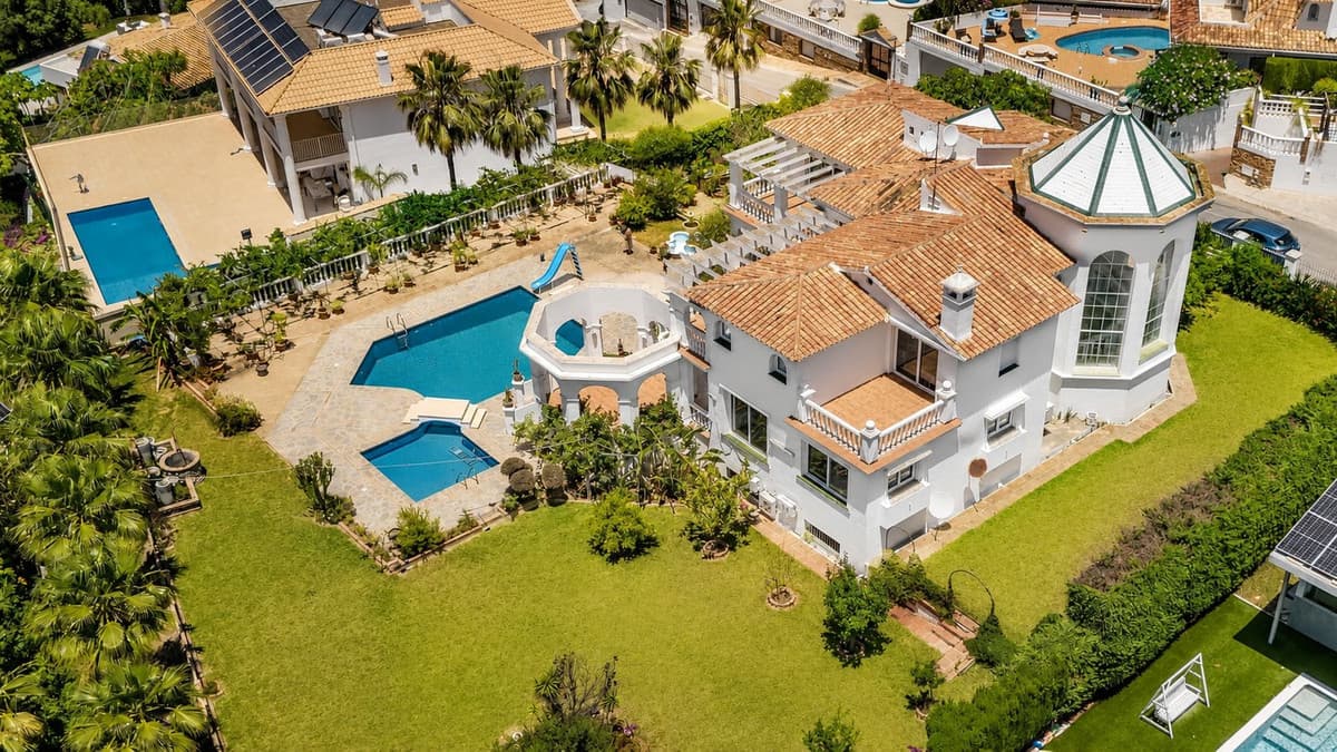 Detached Villa in Torrequebrada — photo 3 of 10