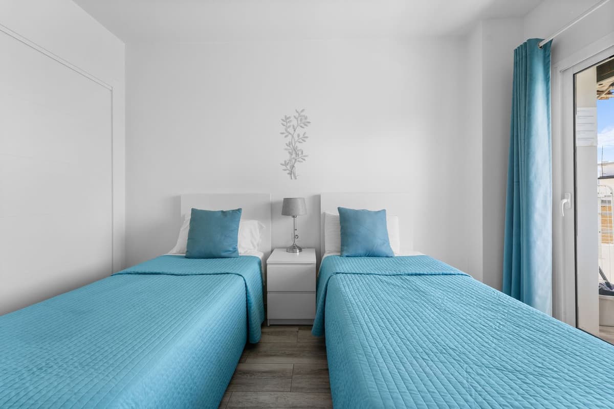 Middle Floor Apartment in Fuengirola — photo 4 of 10