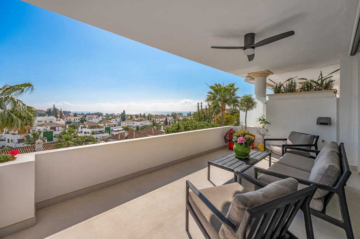 Penthouse Duplex in The Golden Mile — photo 4 of 10