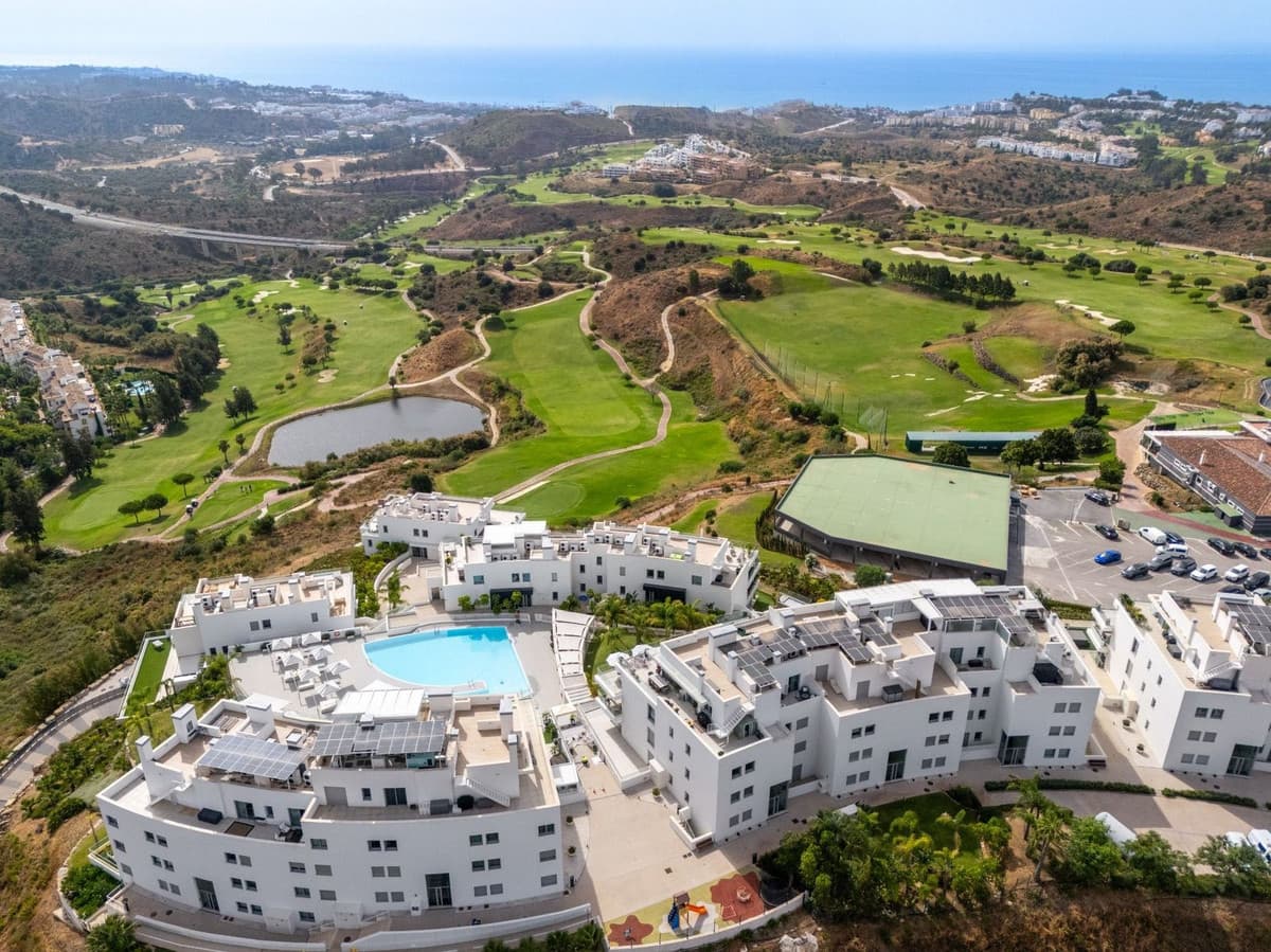 Top Floor Apartment in La Cala de Mijas — photo 2 of 10