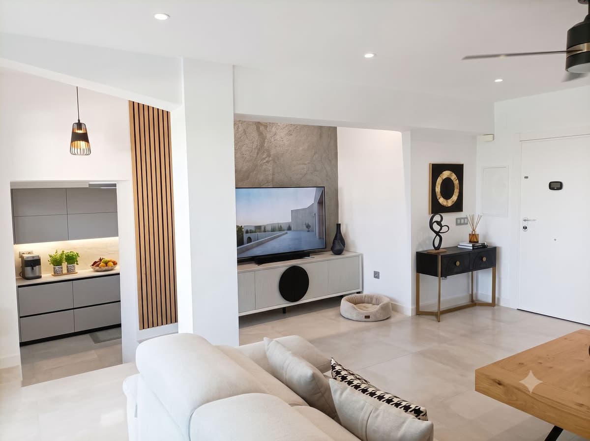 Middle Floor Apartment in Torremolinos — photo 4 of 10