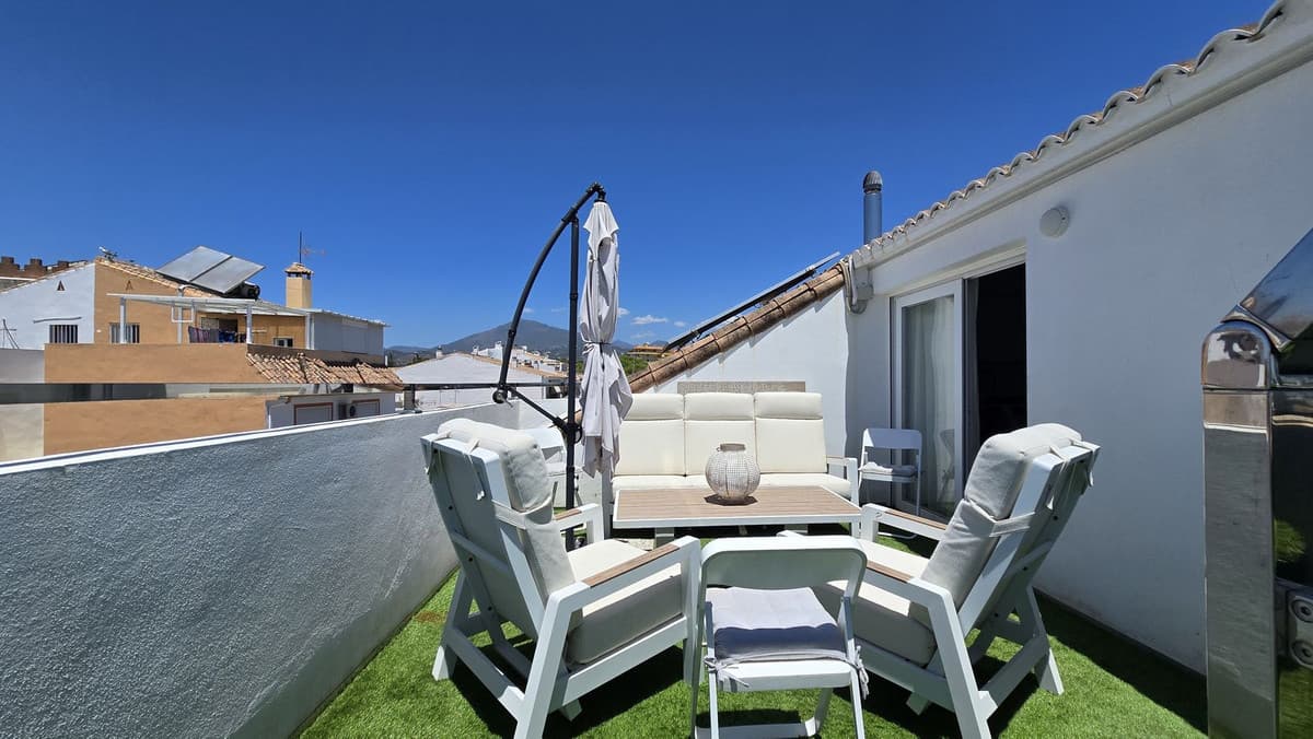 Penthouse Duplex in San Pedro de Alcántara — photo 3 of 10