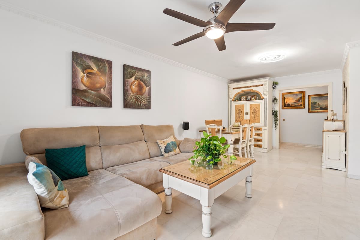 Middle Floor Apartment in Estepona — photo 6 of 10
