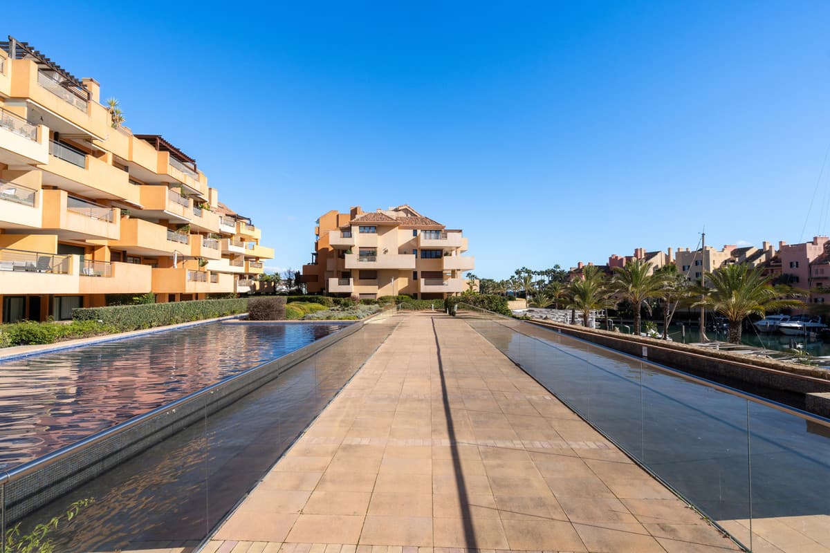 Ground Floor Apartment in Sotogrande Marina — photo 4 of 10