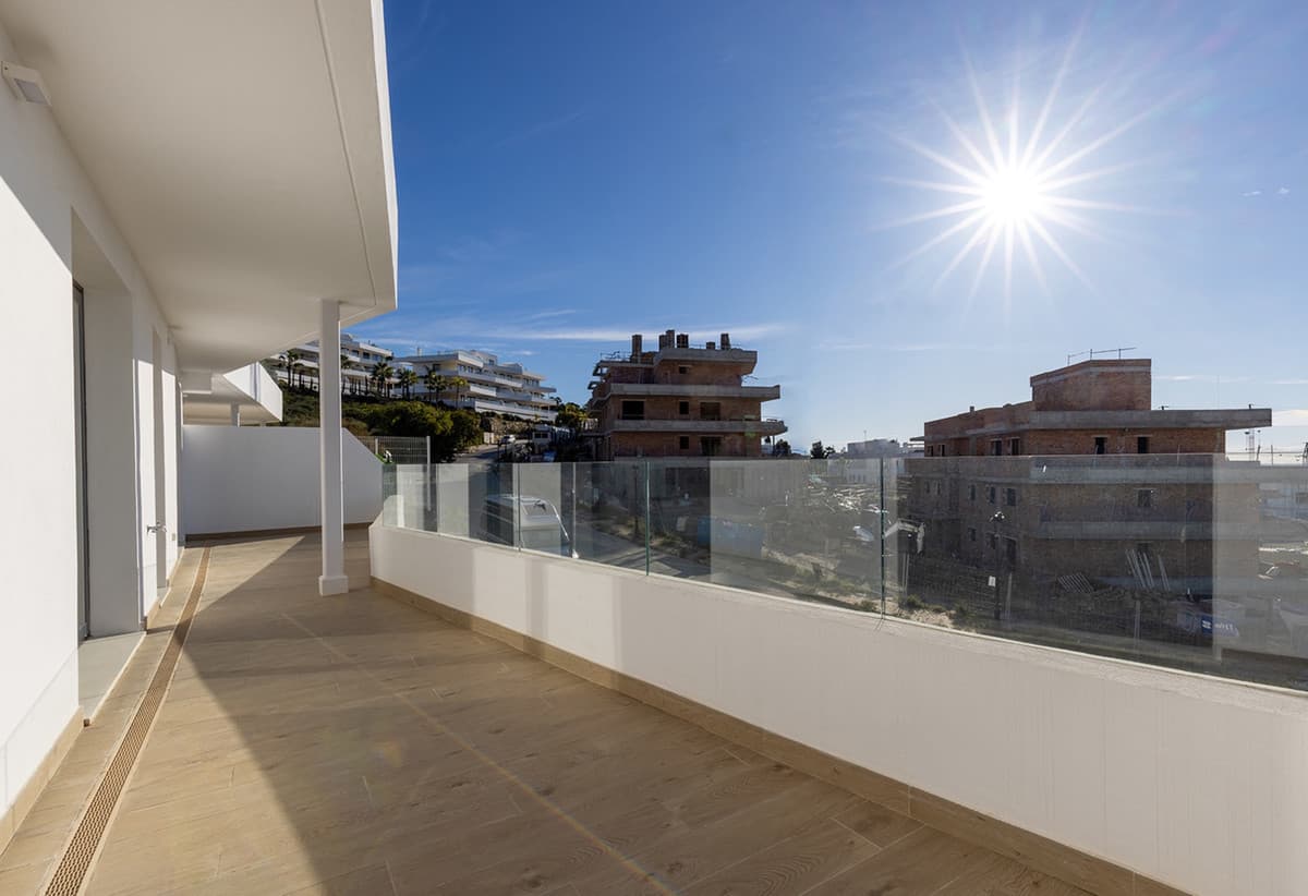 Middle Floor Apartment in Estepona — photo 10 of 10