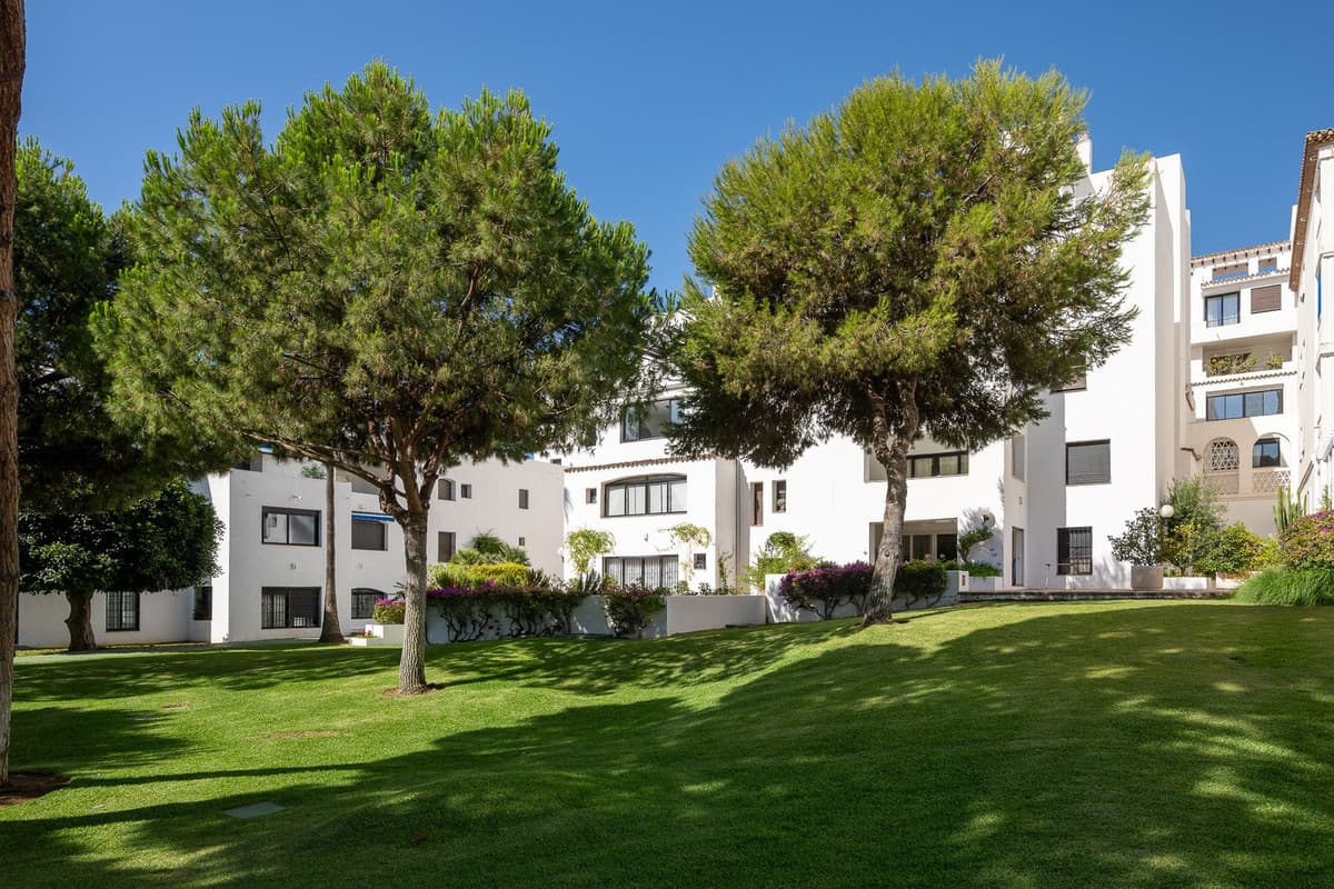 Middle Floor Apartment in Puerto Banús — photo 5 of 10