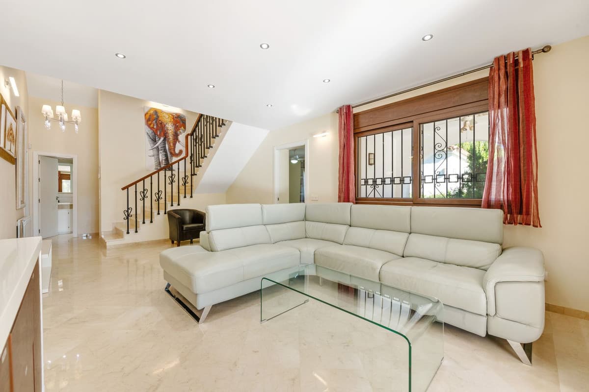 Detached Villa in Atalaya — photo 2 of 10