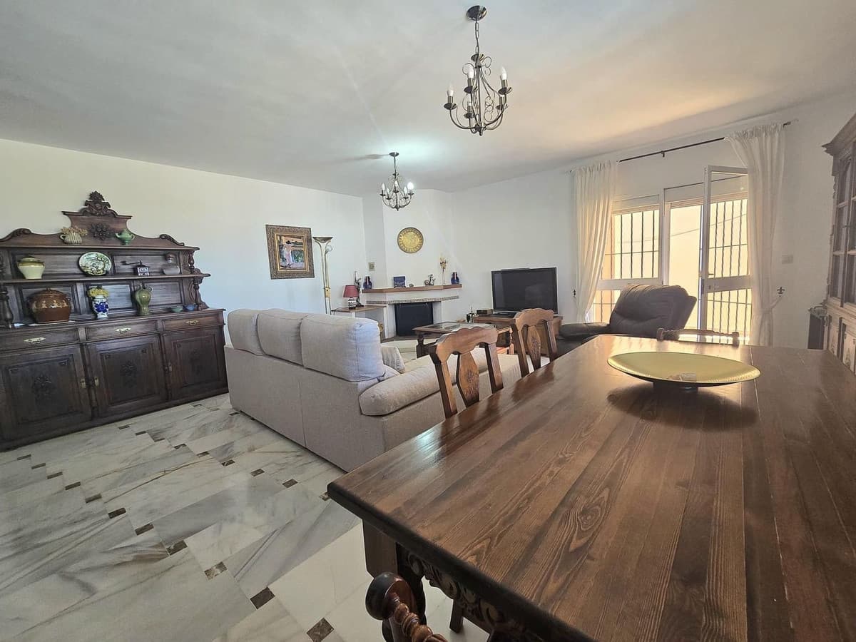Detached Villa in Puerto de la Torre — photo 4 of 10