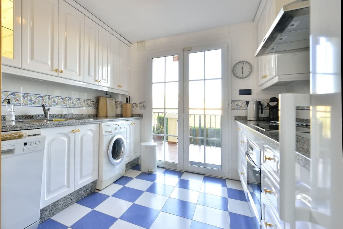 Townhouse in Torrequebrada — photo 10 of 10
