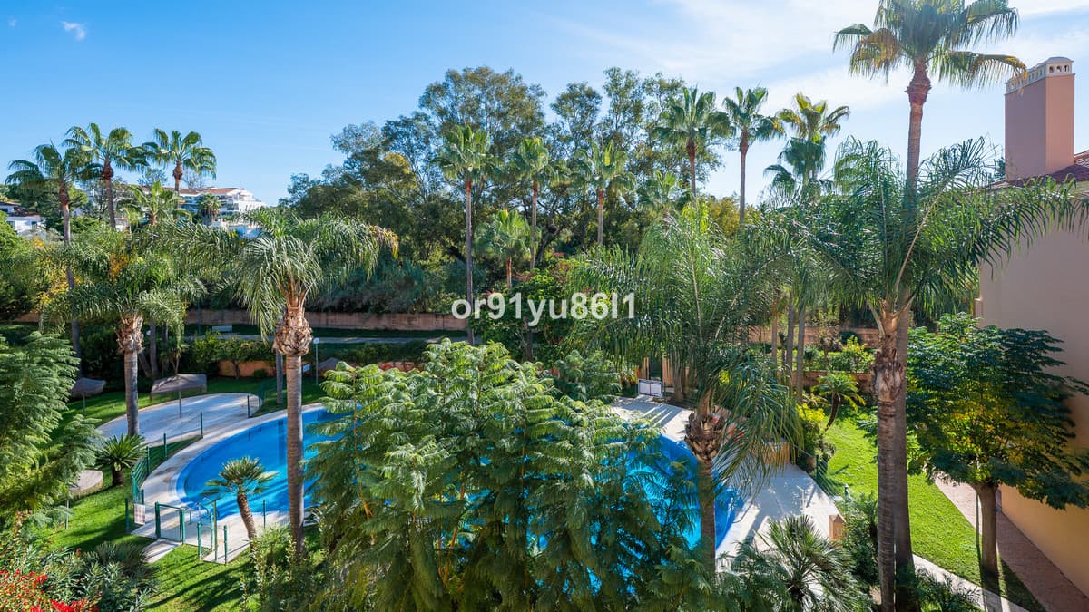 Duplex in Marbesa — photo 4 of 10