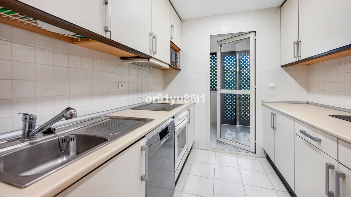 Duplex in Marbesa — photo 5 of 10