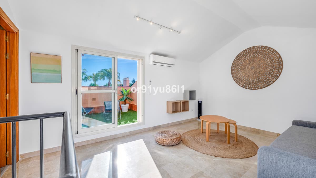 Duplex in Marbesa — photo 10 of 10