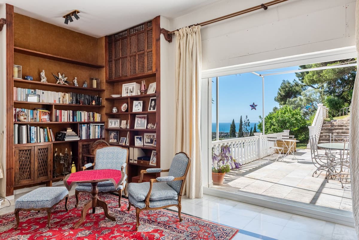 Detached Villa in Marbella — photo 2 of 10
