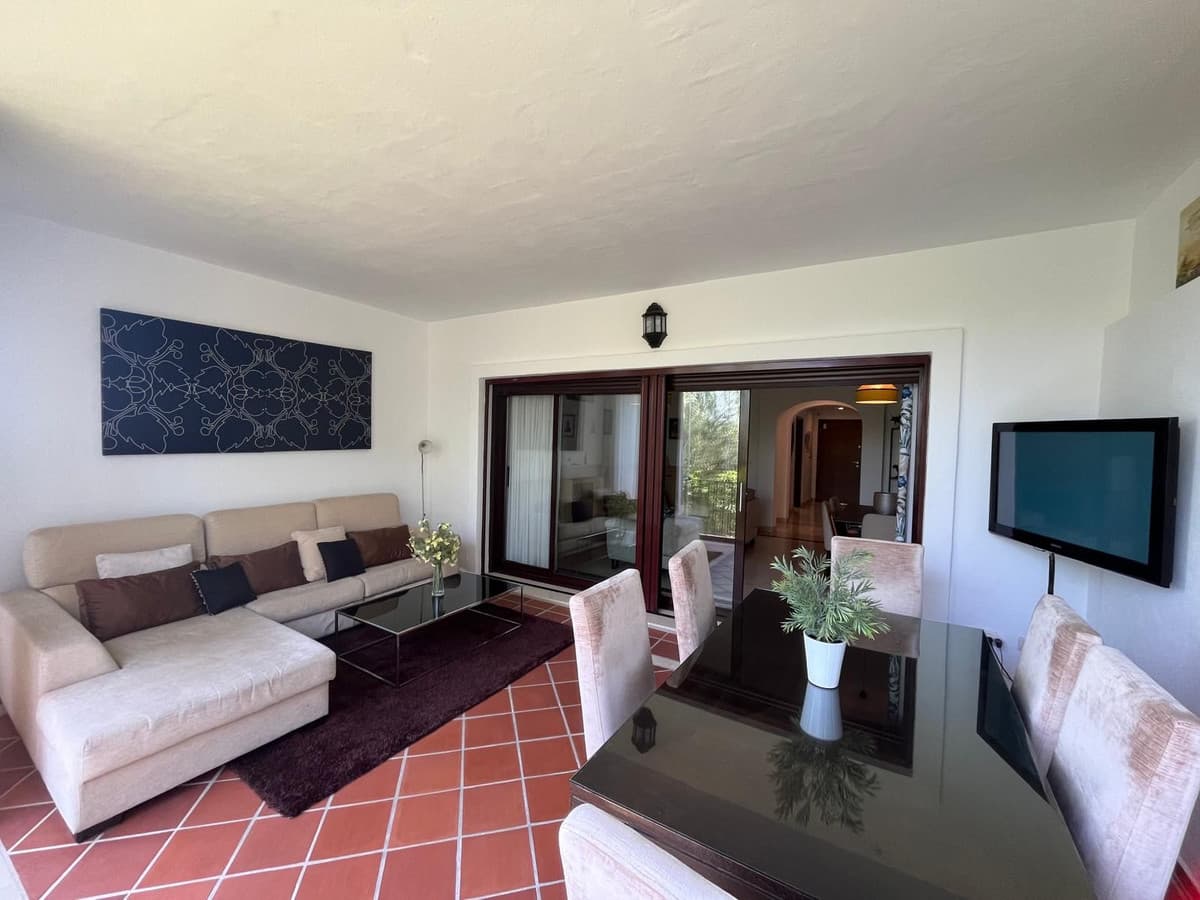 Townhouse in Estepona — photo 5 of 10