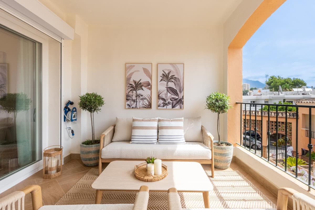 Middle Floor Apartment in Nueva Andalucía — photo 6 of 10