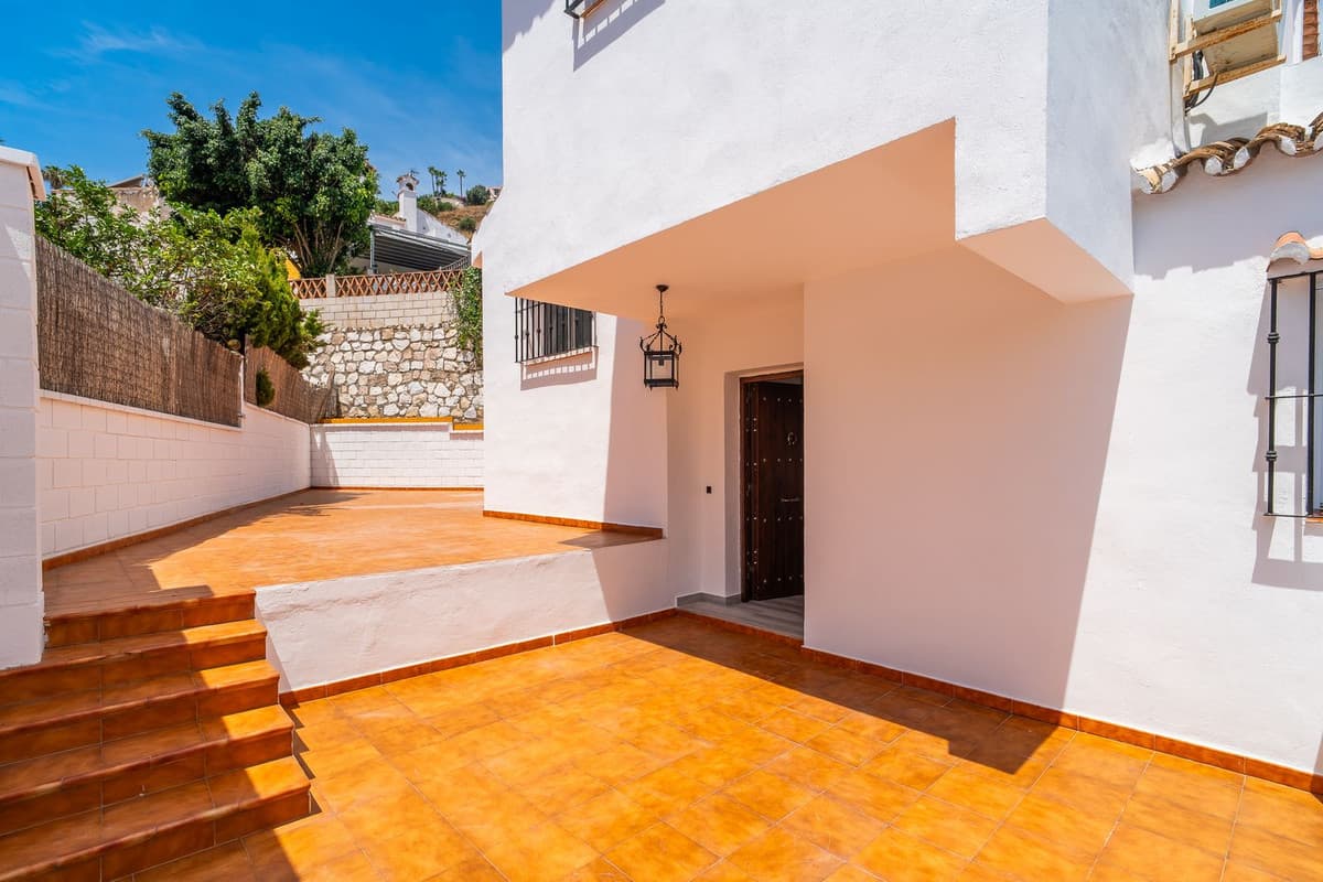 Semi-Detached House in Torremuelle — photo 3 of 10
