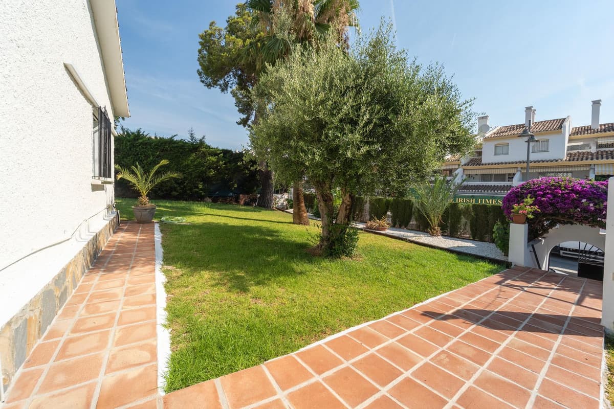 Detached Villa in Calahonda — photo 4 of 10