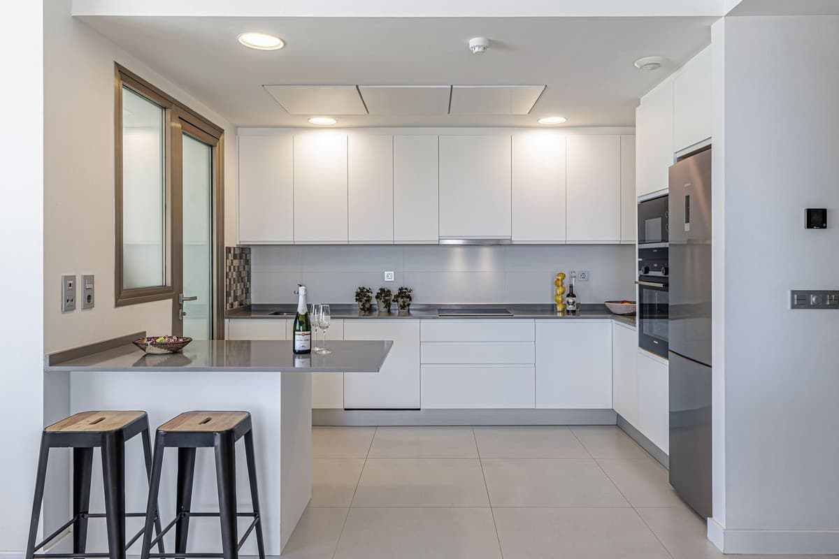 Middle Floor Apartment in Estepona — photo 7 of 10