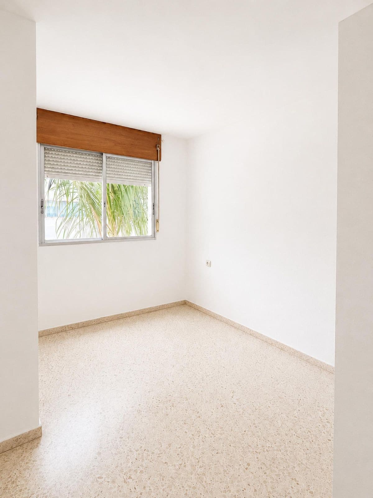 Middle Floor Apartment in Fuengirola — photo 5 of 10