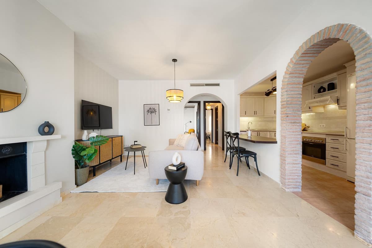 Middle Floor Apartment in Nueva Andalucía — photo 1 of 10