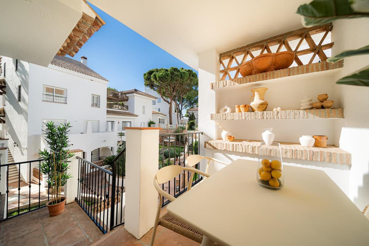 Middle Floor Apartment in Nueva Andalucía — photo 10 of 10