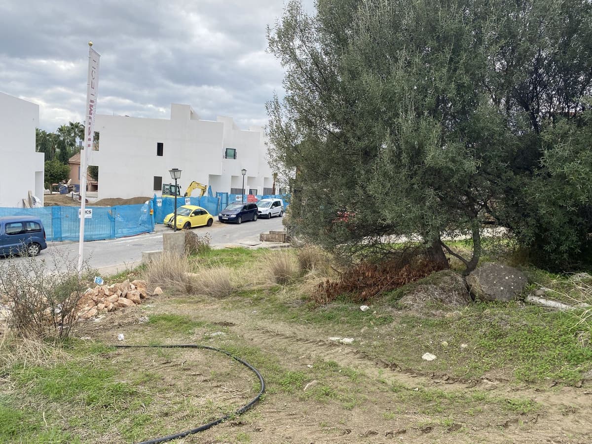 Residential Plot in Nueva Andalucía — photo 2 of 3