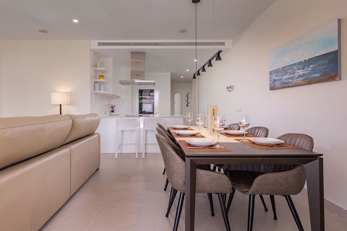 Middle Floor Apartment in Estepona — photo 8 of 10
