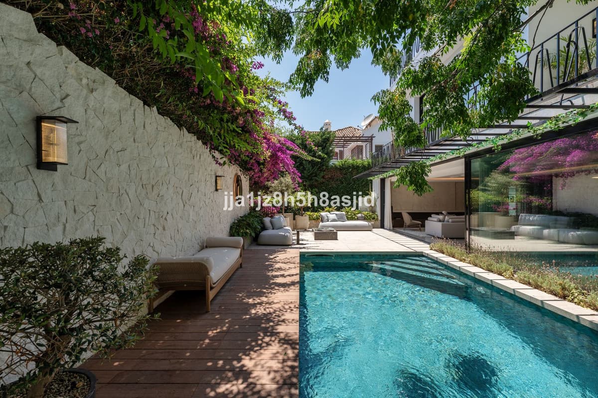 Detached Villa in The Golden Mile — photo 7 of 10