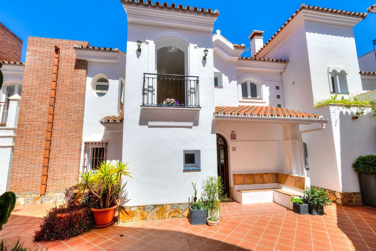 Townhouse in Mijas Costa — photo 2 of 10