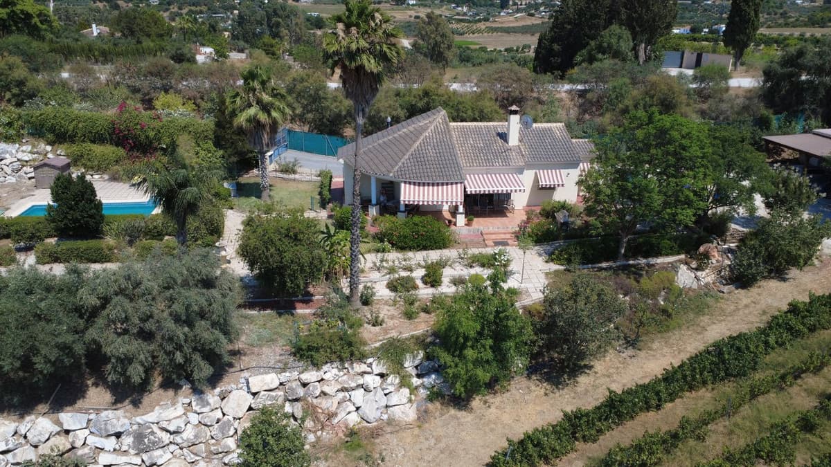 Cortijo in Alhaurín el Grande — photo 1 of 10