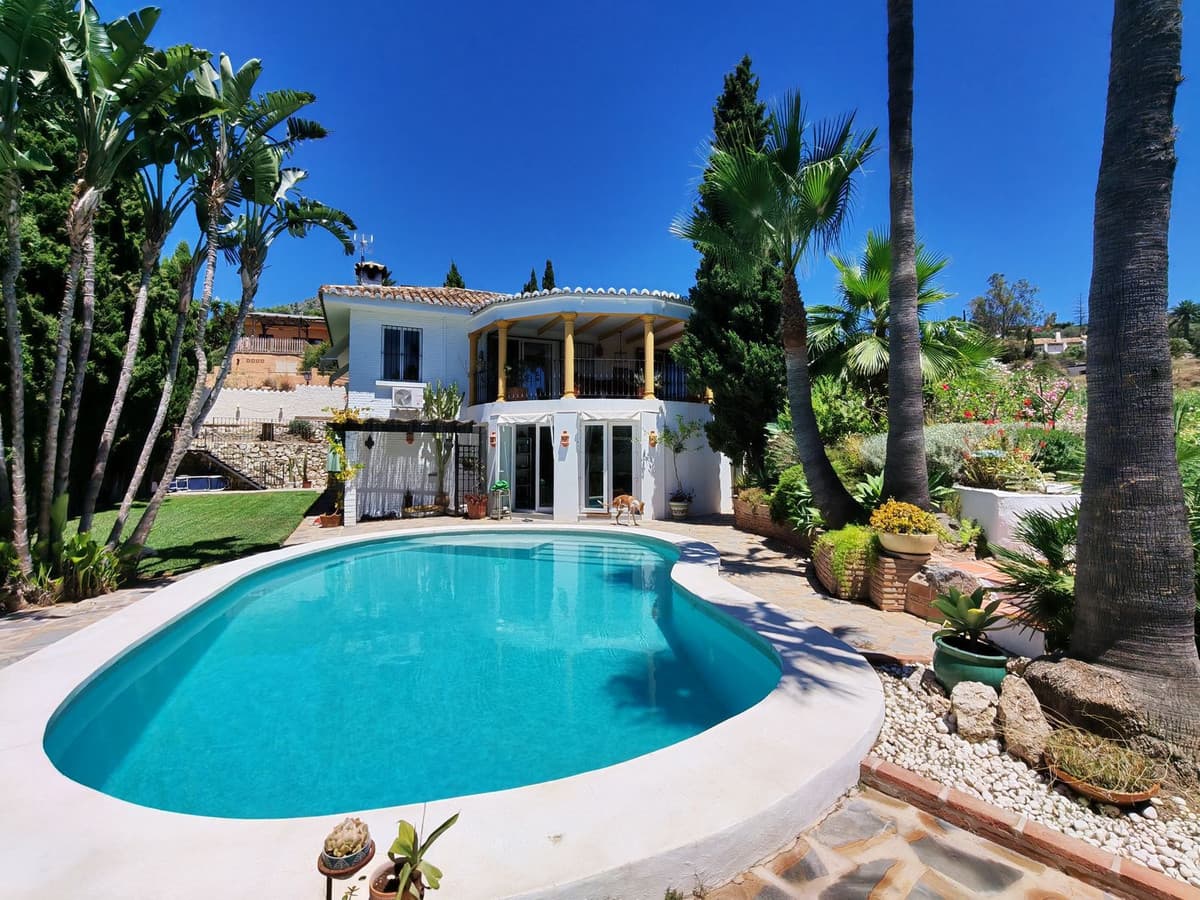 Detached Villa in Benalmadena — photo 1 of 10