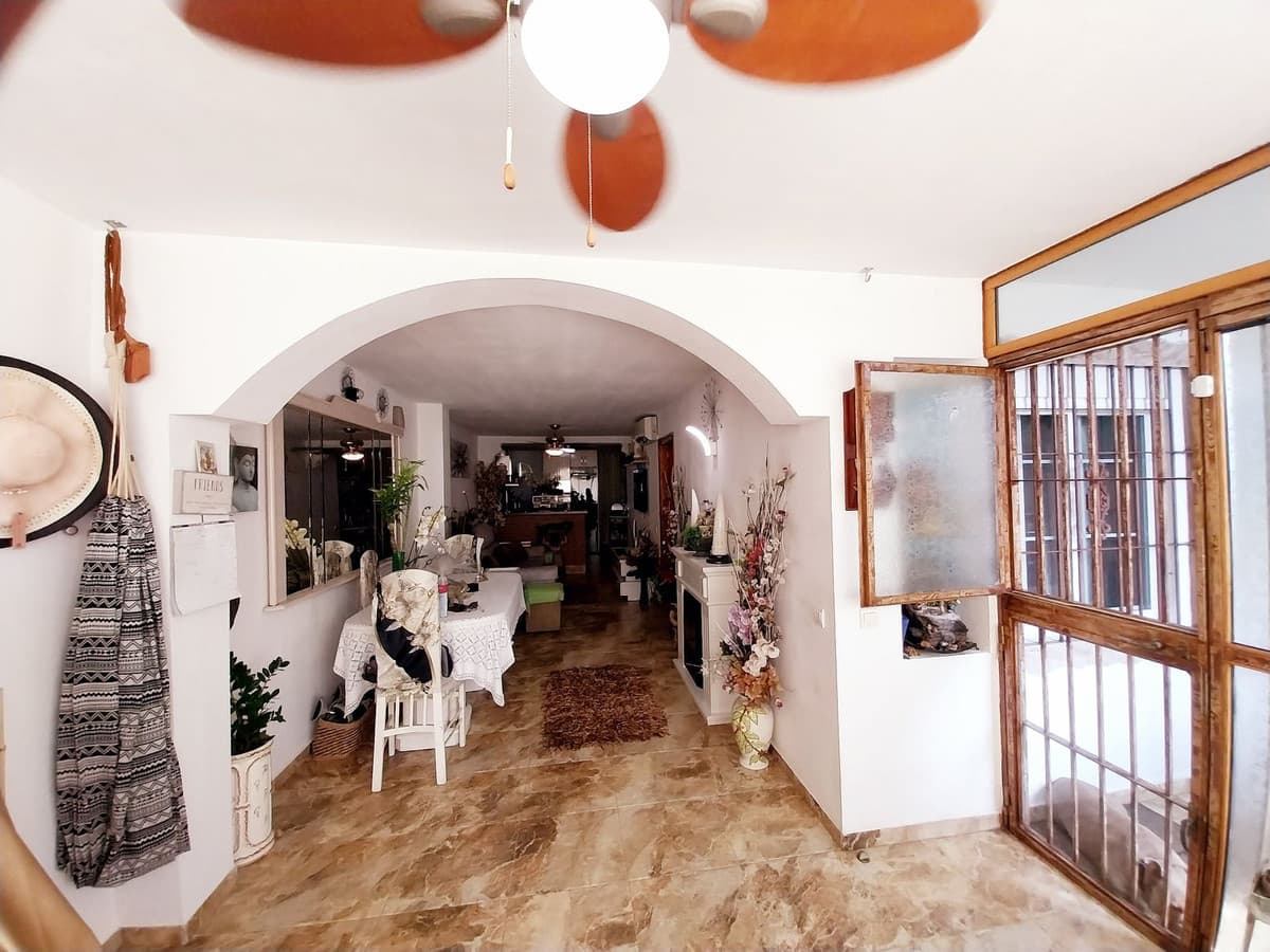 Duplex in Las Lagunas — photo 8 of 10