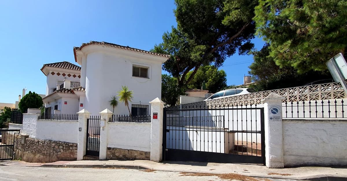 Detached Villa in Torreblanca — photo 1 of 10