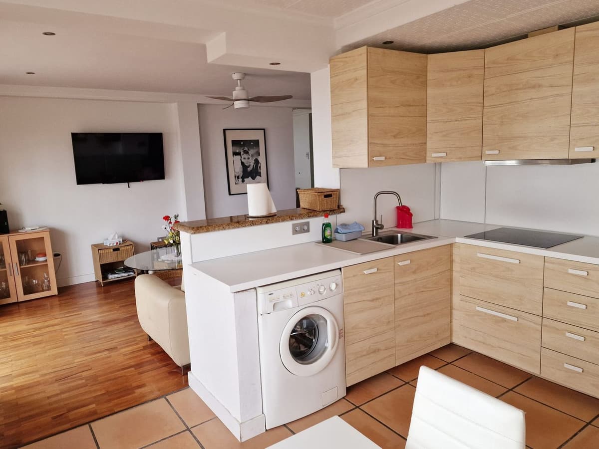 Middle Floor Apartment in Estepona — photo 6 of 10