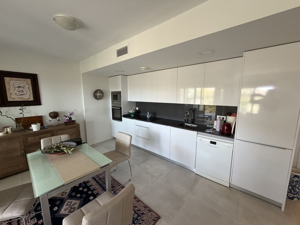 Middle Floor Apartment in Benalmadena — photo 8 of 10