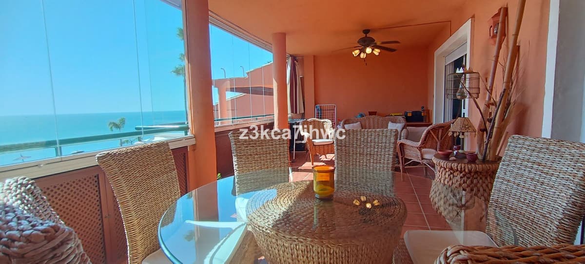 Middle Floor Apartment in Estepona — photo 2 of 10