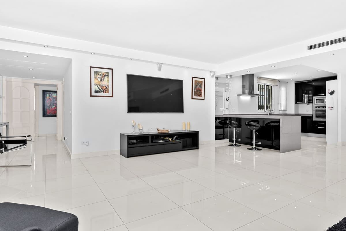 Ground Floor Apartment in Marbella — photo 5 of 10