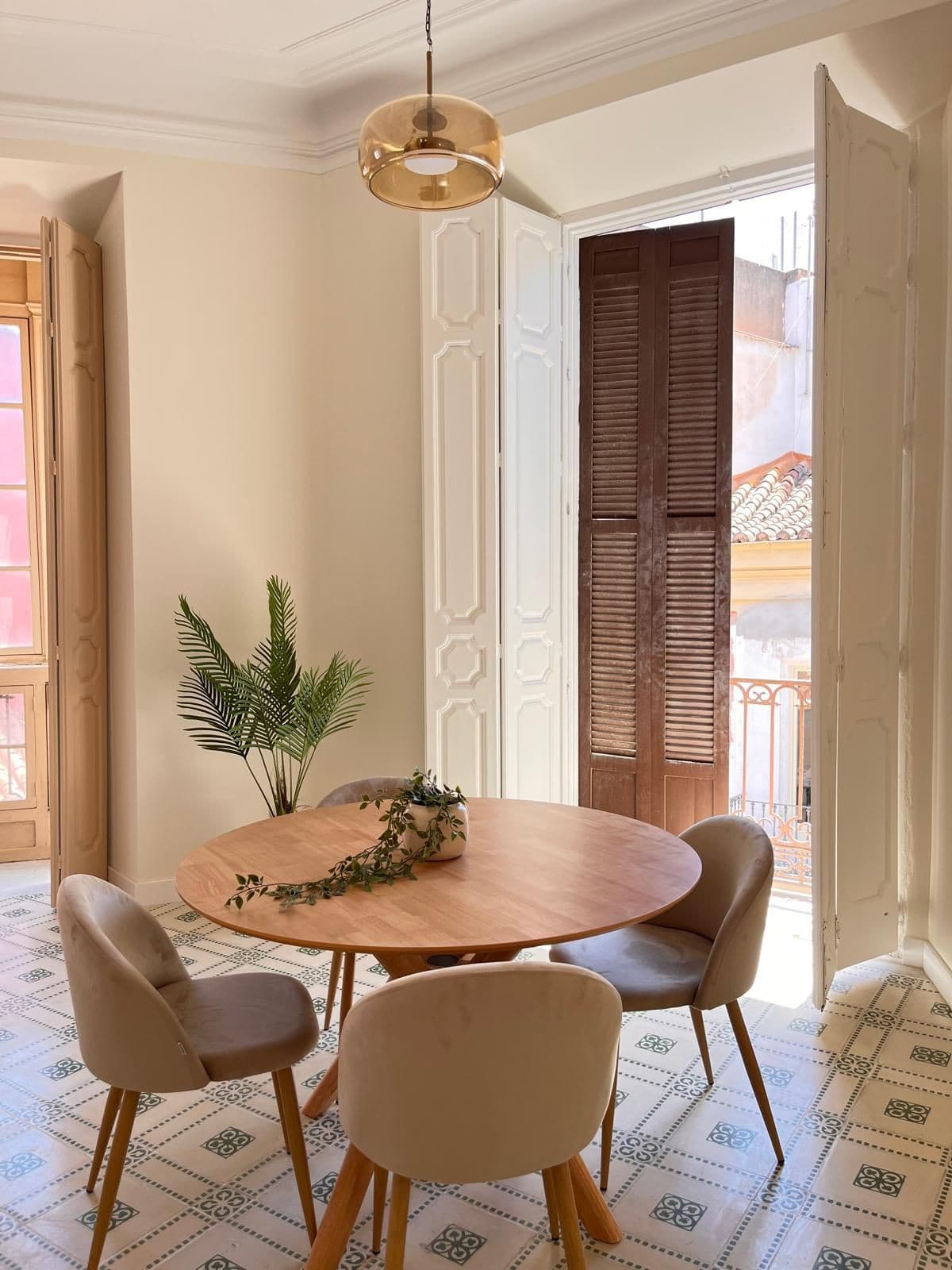 Middle Floor Apartment in Málaga — photo 4 of 10