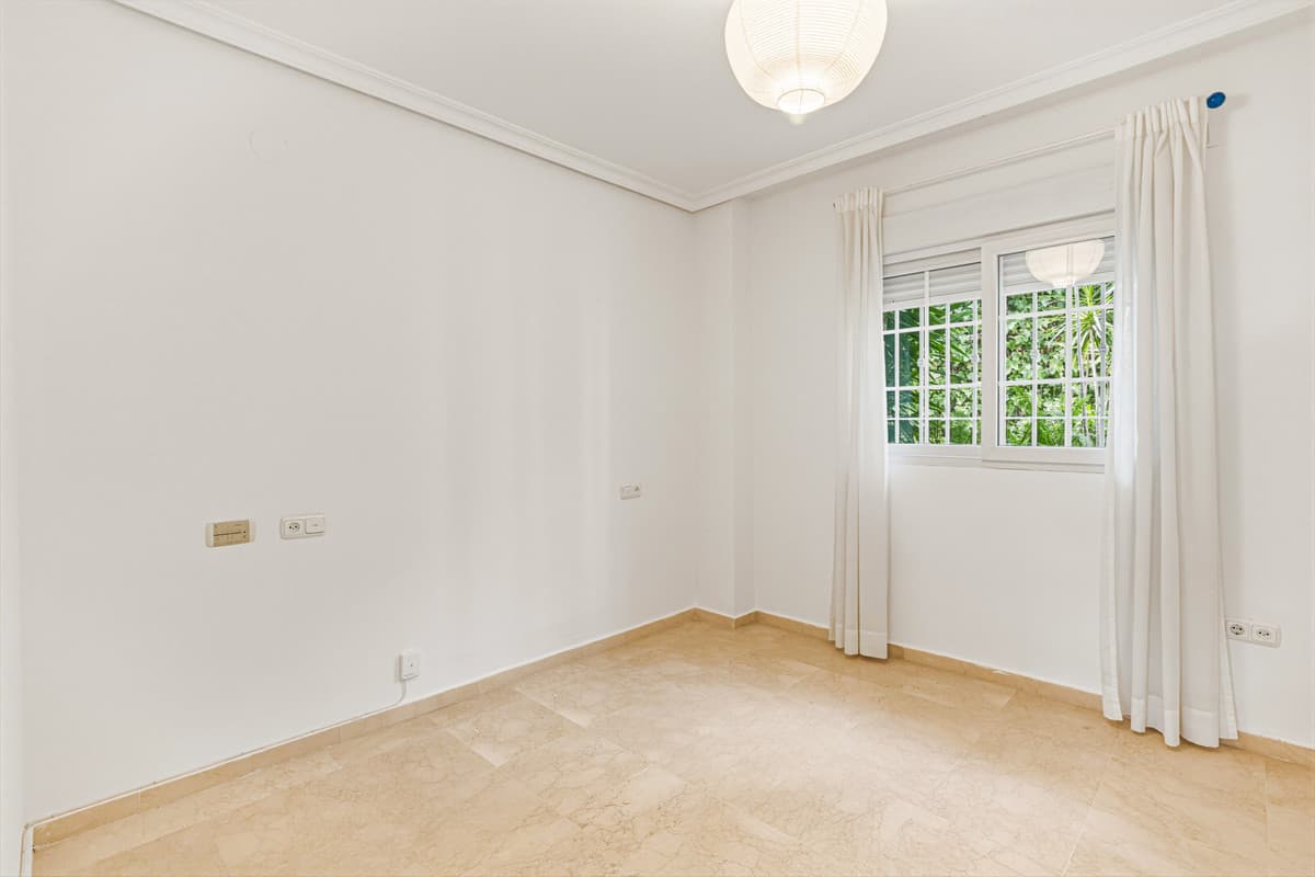 Ground Floor Apartment in The Golden Mile — photo 6 of 10