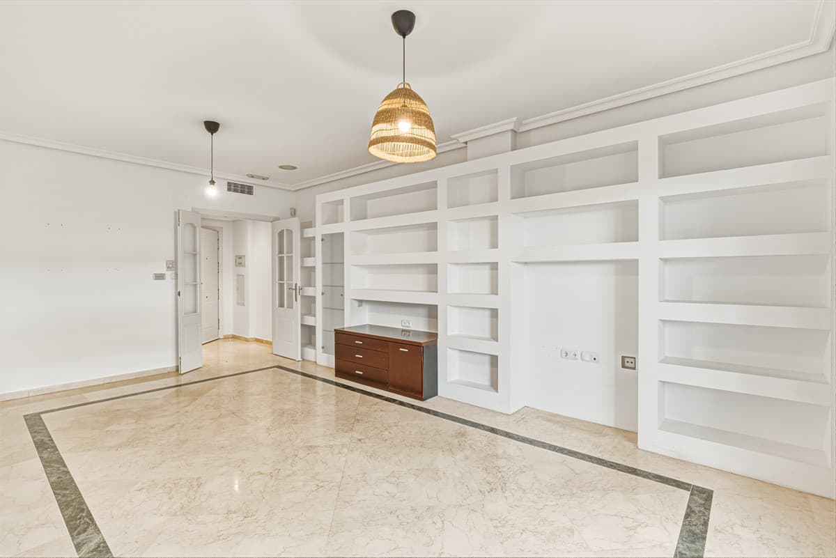 Ground Floor Apartment in The Golden Mile — photo 10 of 10