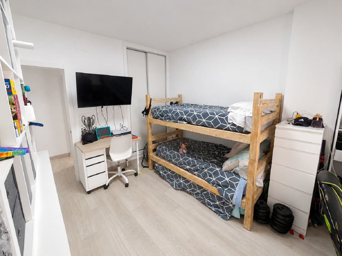 Middle Floor Apartment in Málaga Centro — photo 3 of 10