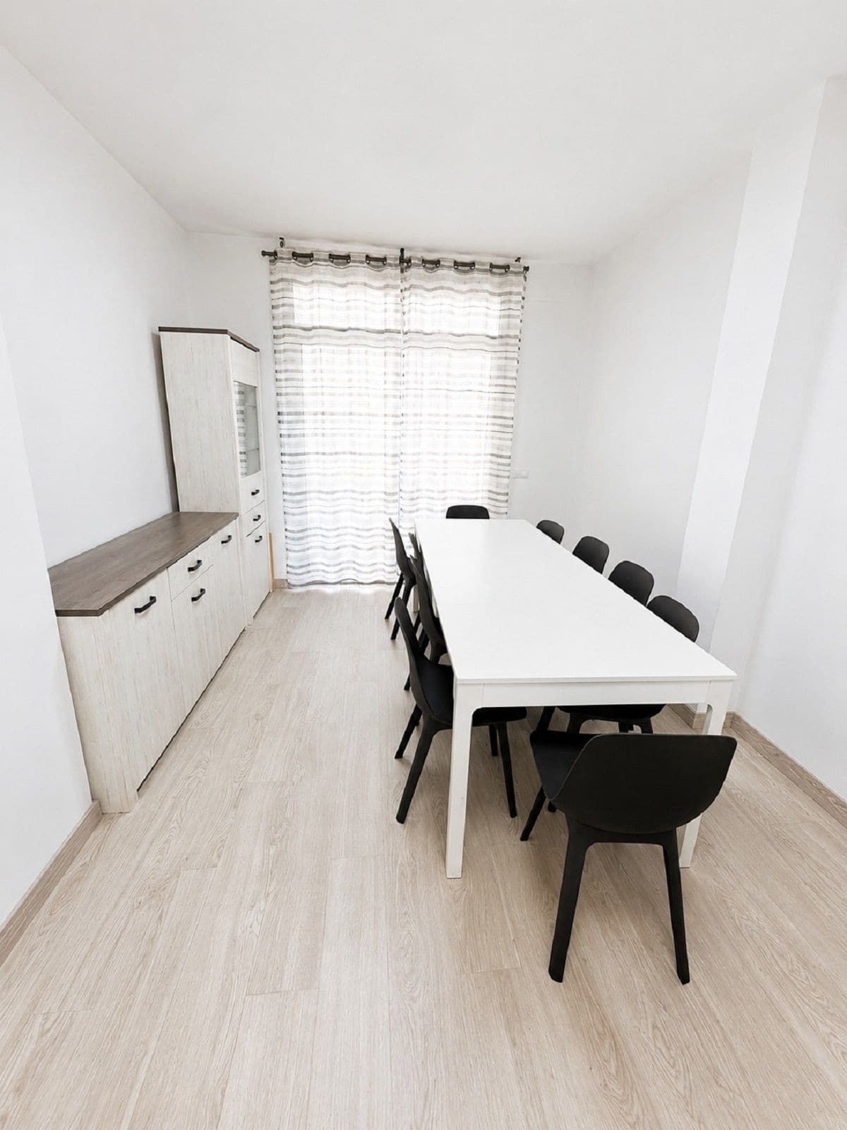 Middle Floor Apartment in Málaga Centro — photo 5 of 10